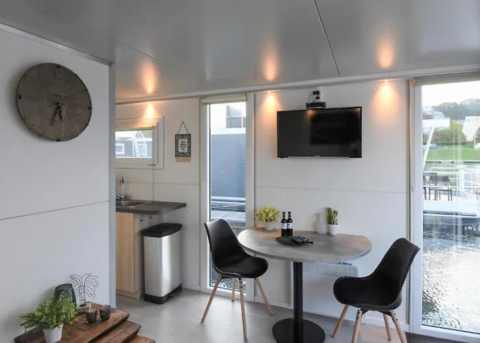 House Boat 马斯特里赫特