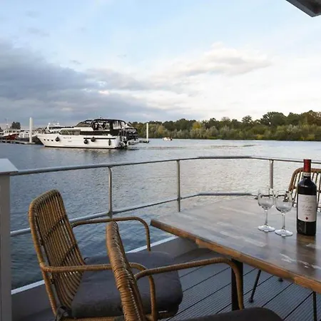 ספינת מלון House Boat מאסטריכט